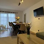 City Apartments Rust 펜션 러스트